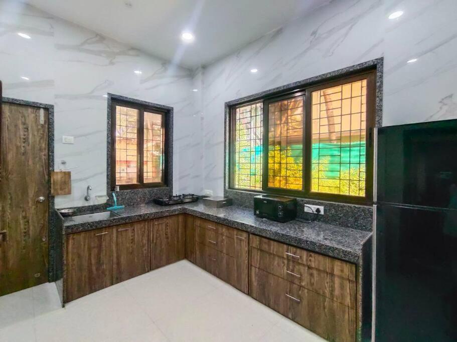 Вилла Gk Beach House 5Bhk Pvt Pool Мумбаи Экстерьер фото