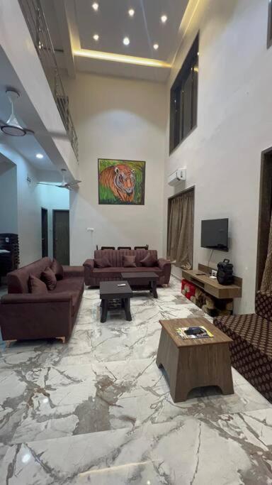 Вилла Gk Beach House 5Bhk Pvt Pool Мумбаи Экстерьер фото